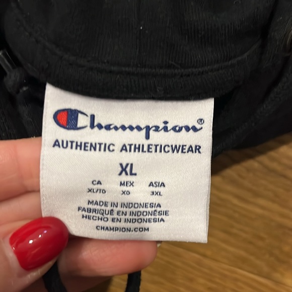 COPY - Men’s champion hooded shirt - Picture 3 of 3